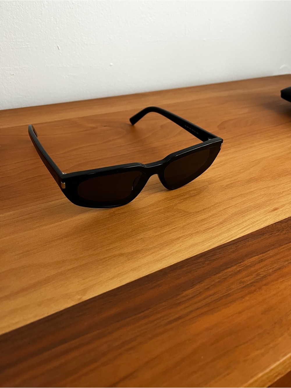 Sleek Black Rectangular Sunglasses - Picture 2 of 6